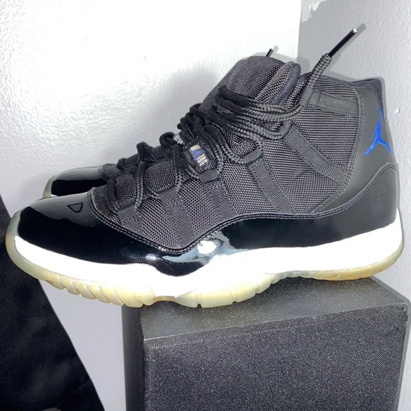 space jam 11s box